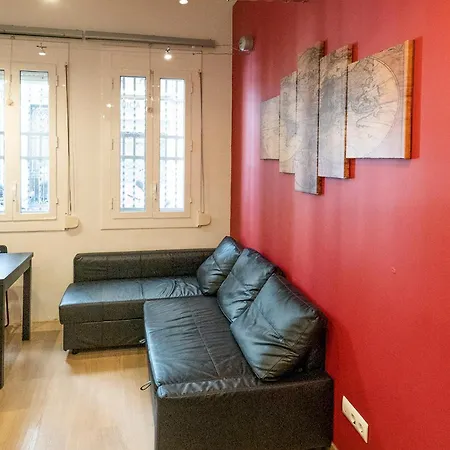 In Sants Апартаменты *